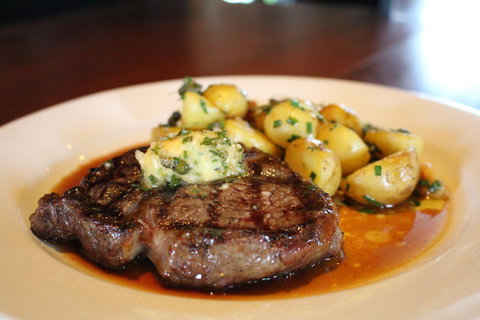 The Tasmanian Inn - South Australia Travel 16