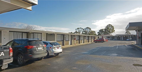Bridge Hotel - South Australia Travel 12