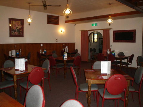 Bridge Hotel - South Australia Travel 20