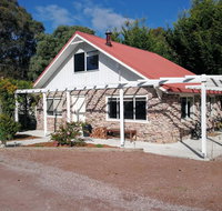 Hilltop Cottages - South Australia Travel