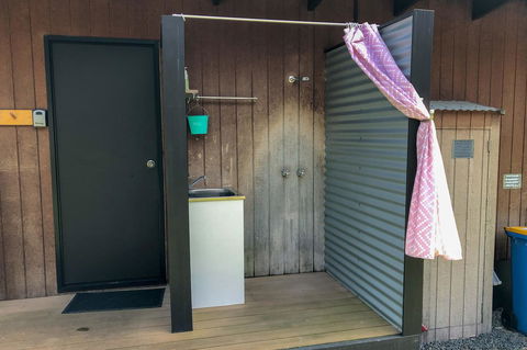 BAY OF FIRES ECO HUT Off Grid Experience At Binalong Bay - South Australia Travel 17