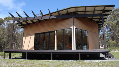 BAY OF FIRES ECO HUT Off Grid Experience At Binalong Bay - South Australia Travel 21
