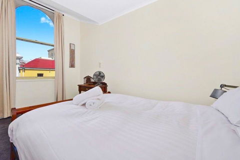 Launceston CBD Abode - South Australia Travel 13