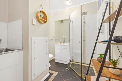 Launceston CBD Abode - South Australia Travel 5