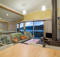 Arthur Riverfront and Sea Lodge downstream - South Australia Travel