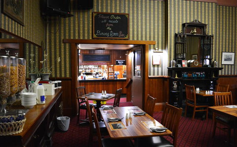 Empire Hotel Queenstown - South Australia Travel 15