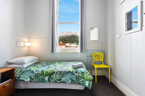 Empire Hotel Queenstown - South Australia Travel 8