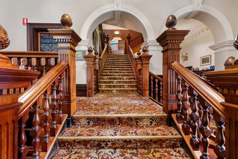 Empire Hotel Queenstown - South Australia Travel 20