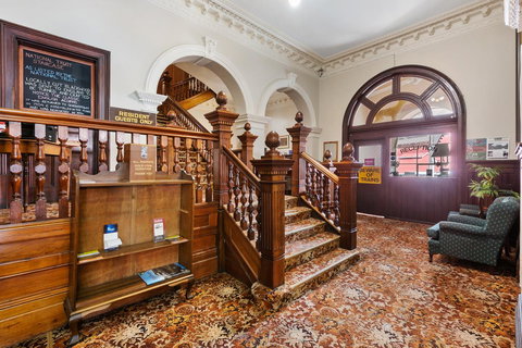 Empire Hotel Queenstown - South Australia Travel 3