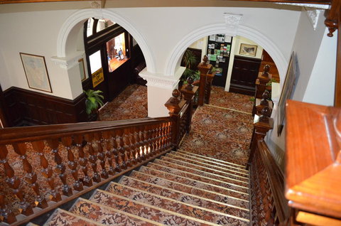 Empire Hotel Queenstown - South Australia Travel 21