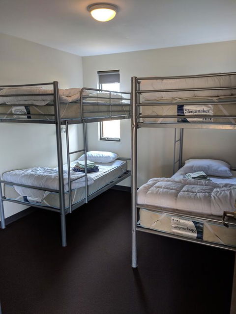 Swansea Backpacker Lodge - South Australia Travel 14