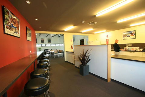 Swansea Backpacker Lodge - South Australia Travel 10