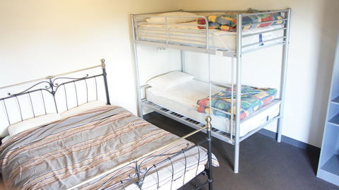Swansea Backpacker Lodge - South Australia Travel 25