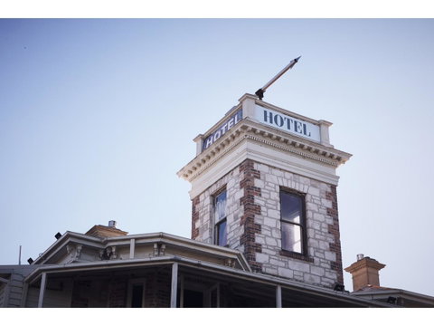 Hotel Sorrento - South Australia Travel 0
