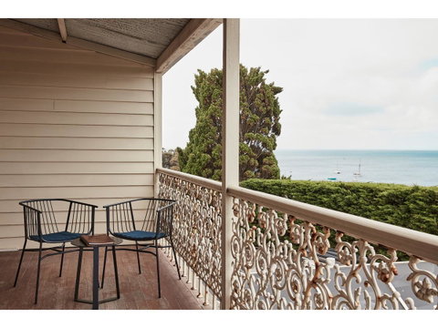 Hotel Sorrento - South Australia Travel 1