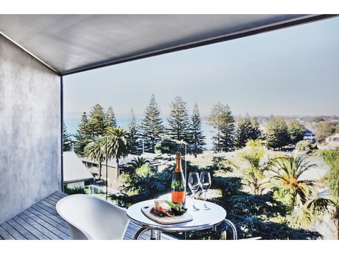 Hotel Sorrento - South Australia Travel 25