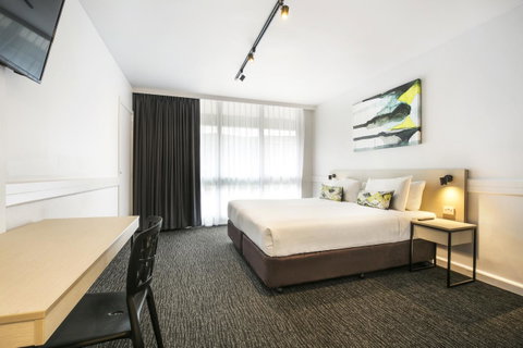 Nightcap At Matthew Flinders Hotel - South Australia Travel 31