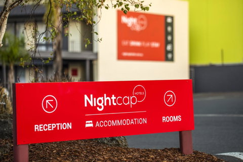 Nightcap At Matthew Flinders Hotel - South Australia Travel 27