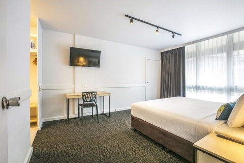 Nightcap At Matthew Flinders Hotel - South Australia Travel 21