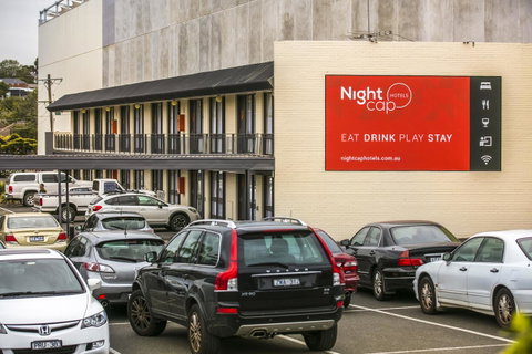 Nightcap At Matthew Flinders Hotel - South Australia Travel 25