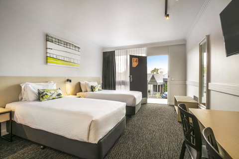 Nightcap At Matthew Flinders Hotel - South Australia Travel 17