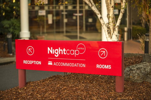 Nightcap At Matthew Flinders Hotel - South Australia Travel 40