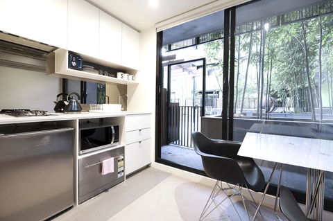 Mono Apartments On Franklin Street - South Australia Travel 26