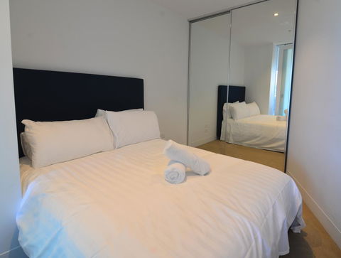 Mono Apartments On Franklin Street - South Australia Travel 31