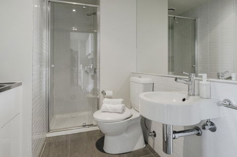 Mono Apartments On Franklin Street - South Australia Travel 21