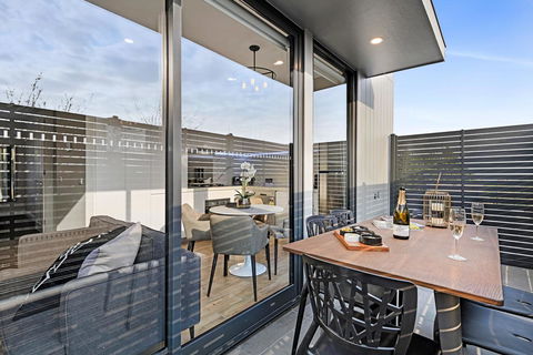 Manhattan Apartments - Caulfield North - South Australia Travel 17