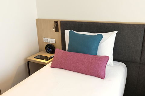 Ibis Melbourne Central - South Australia Travel 9