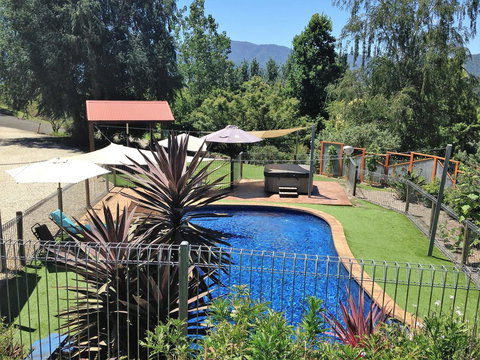 Snow View Holiday Units - South Australia Travel 8