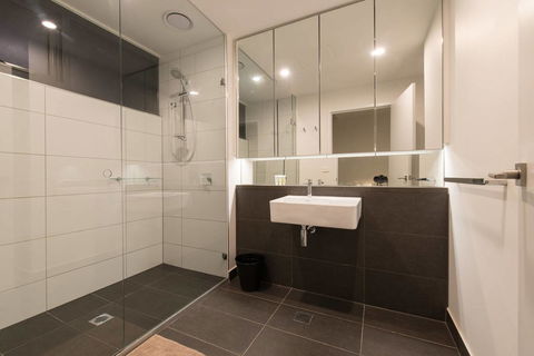 Doncaster Private Collection 2 Bed Townhouse@Pearl - South Australia Travel 9