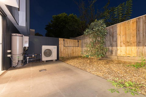 Doncaster Private Collection 2 Bed Townhouse@Pearl - South Australia Travel 12