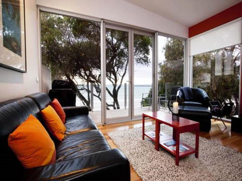 Battery Cove Beach Front Apartment - South Australia Travel 16
