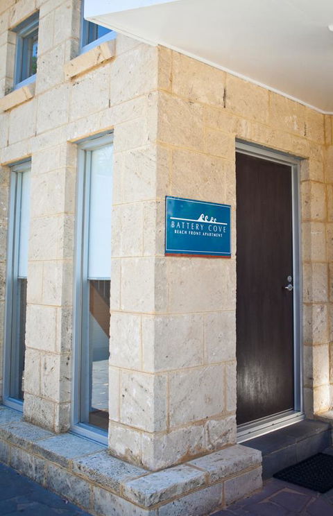 Battery Cove Beach Front Apartment - South Australia Travel 6