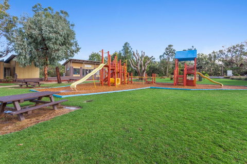Rural 5 Star Villa\'s With Resort Amenities - South Australia Travel 21