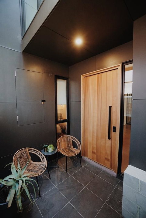 THE WAREHOUSE APARTMENTS - South Australia Travel 5