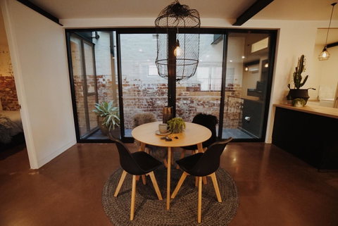 THE WAREHOUSE APARTMENTS - South Australia Travel 7