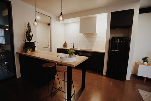 THE WAREHOUSE APARTMENTS - South Australia Travel 8