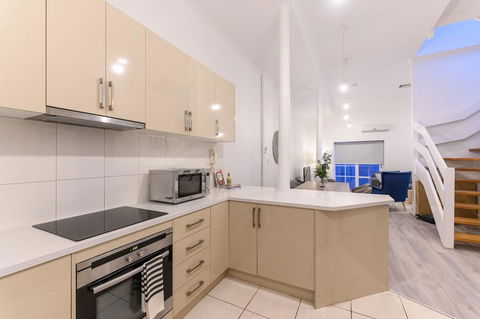 Unique 3 Bedroom Central CBD Townhouse - South Australia Travel 5