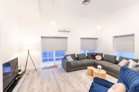 Unique 3 Bedroom Central CBD Townhouse - South Australia Travel 3