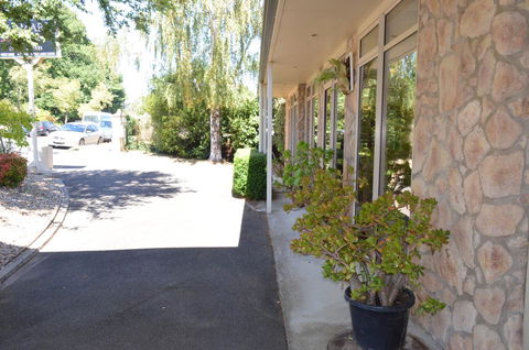 Amara Springs Guest House - South Australia Travel 26