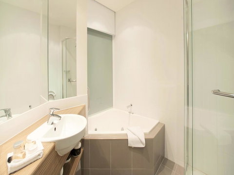 The Waves Apartments - South Australia Travel 7
