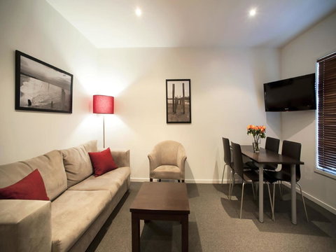The Waves Apartments - South Australia Travel 6