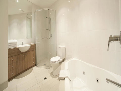 The Waves Apartments - South Australia Travel 25