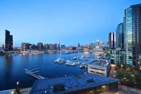 Orange Stay At Collins Wharf - South Australia Travel 4