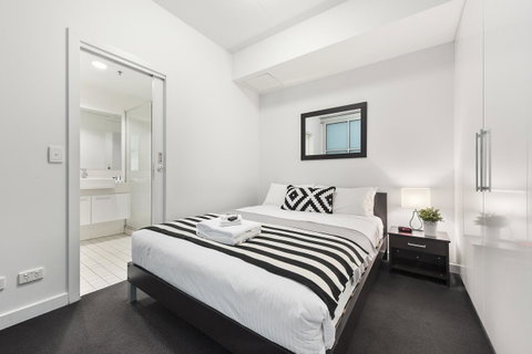 Docklands Private Collection - City Harbour Apartments - South Australia Travel 24