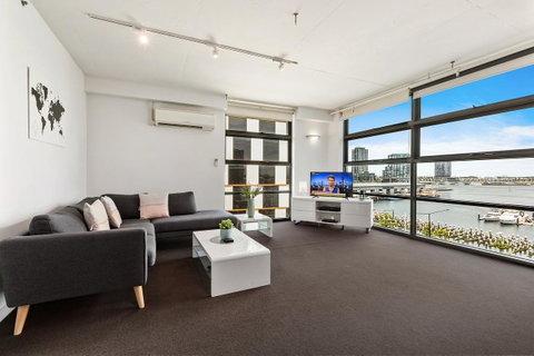 Docklands Private Collection - City Harbour Apartments - South Australia Travel 14