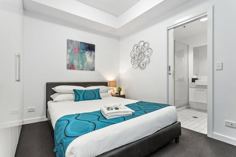 Docklands Private Collection - City Harbour Apartments - South Australia Travel 8